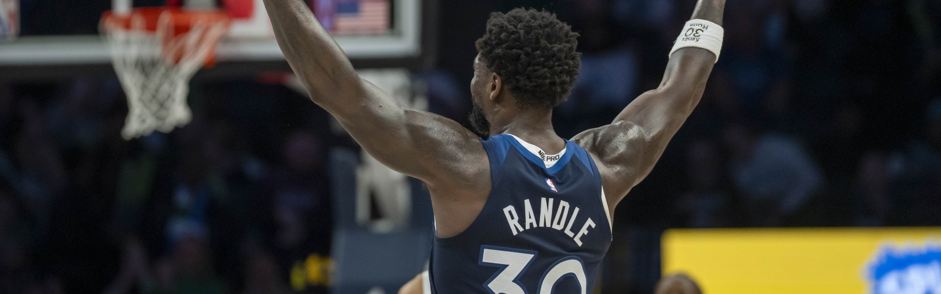 开云官网-兰德尔：我们防守其实不错 但开局给了对手太多二次进攻机会